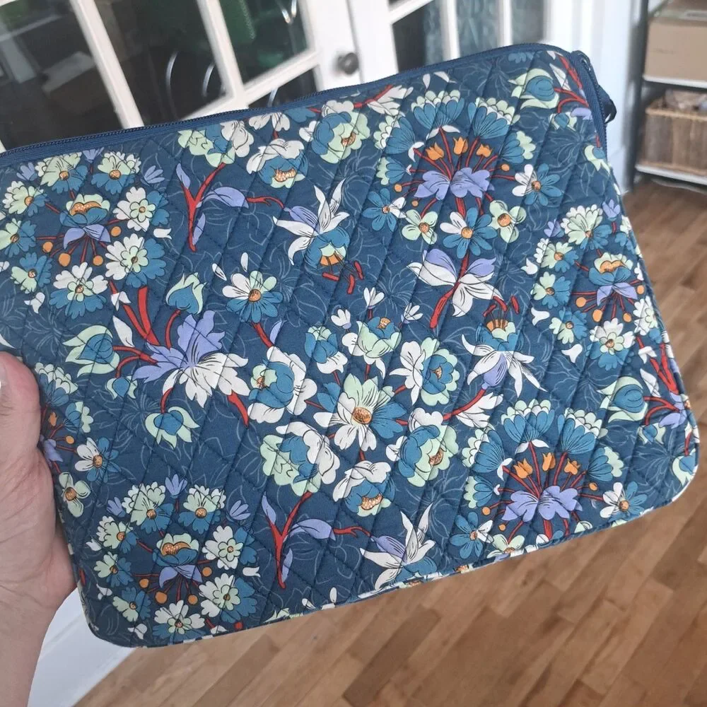 NWT Vera Bradley Padded Laptop/Ipad Sleeve Blue FLORAL BURSTS up to 13